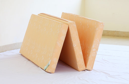 Mẹo vặt gia đ&igrave;nh đơn giản gi&uacute;p giữ đệm ga lu&ocirc;n sạch sẽ