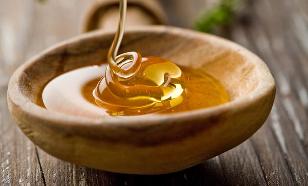 Để chữa mặn cho c&aacute;c m&oacute;n canh, kho c&oacute; thể d&ugrave;ng một th&igrave;a nhỏ mật ong