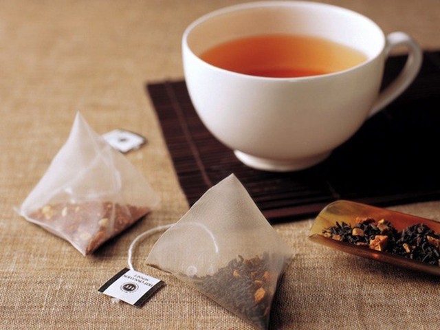 Mẹo vặt gia đ&igrave;nh hữu &iacute;ch từ t&uacute;i tr&agrave; lọc như c&ocirc;ng dụng khử m&ugrave;i tủ lạnh