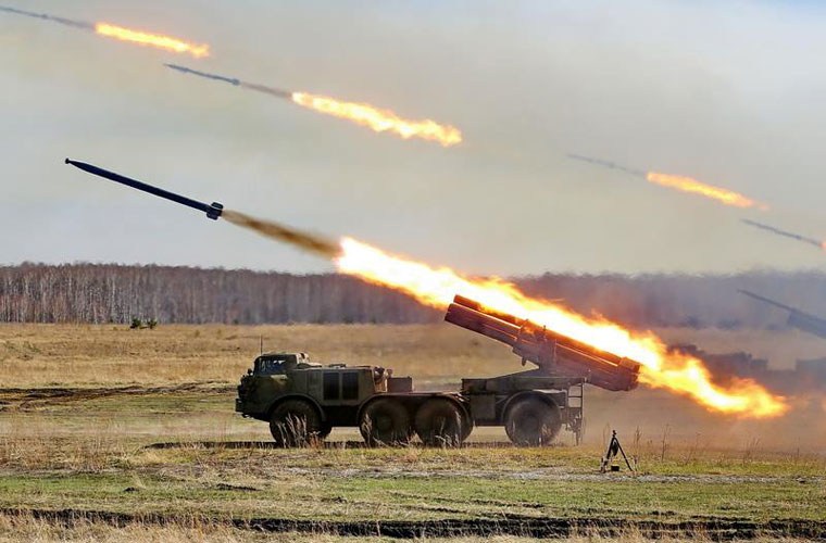 Phản pháo lực nhiều nòng uy lực BM-30 Smerch của Nga Phản pháo lực nhiều nòng uy lực BM-30 Smerch của Nga