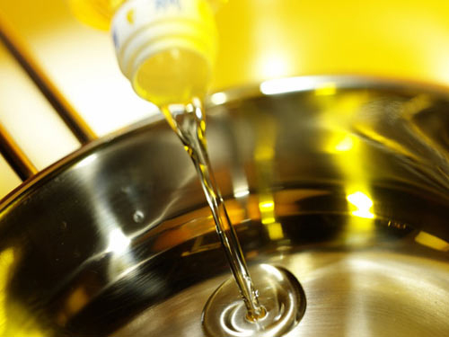 Một sai lầm trong nấu ăn nữa l&agrave; chỉ sử dụng một loại dầu ăn duy nhất
