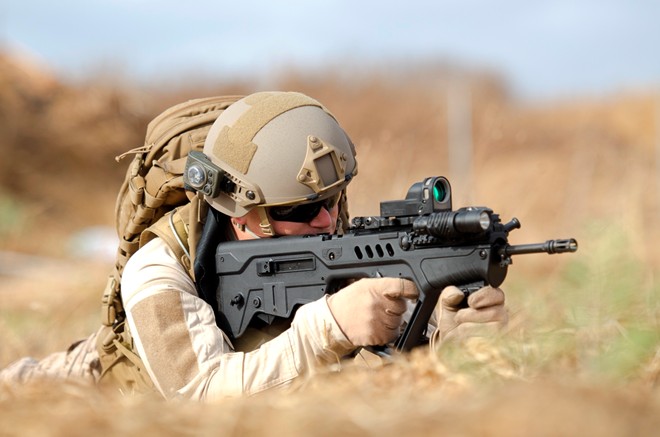 IMI Tavor TAR-21 được mệnh danh l&agrave; 
