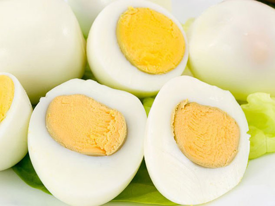 Trứng gi&uacute;p trẻ tăng c&acirc;n hiệu quả v&igrave; chứa nhiều protein v&agrave; &iacute;t carbohydrate