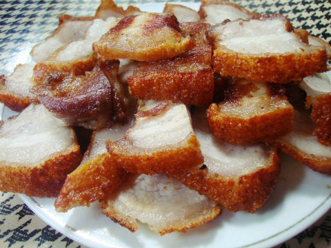 M&oacute;n thịt ba chỉ chi&ecirc;n gi&ograve;n v&agrave;ng ruộm cực hấp dẫn cho bữa cơm gia đ&igrave;nh