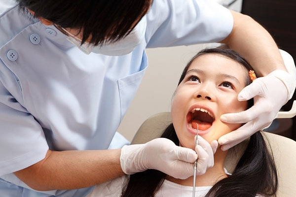 Thuốc g&acirc;y t&ecirc; cục bộ c&oacute; thể ảnh hưởng đến ph&aacute;t triển răng ở trẻ