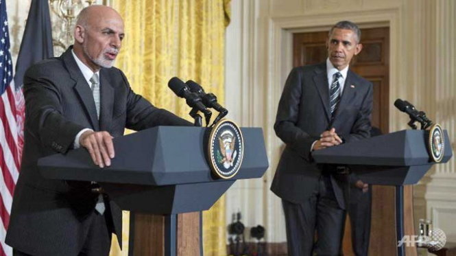 Tổng thống Barack Obama (phải) v&agrave; tổng thống Afghanistan Ashram Ghani tại Nh&agrave; Trắng ở Washington