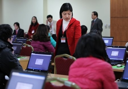 Tin tức mới cập nhật 24h ng&agrave;y 7/4/2014 đưa tin 143 th&iacute; sinh được miễn thi c&ocirc;ng chức v&agrave; bước thẳng v&agrave;o thi s&aacute;t hạch 