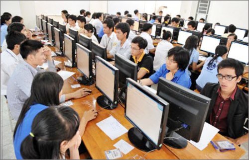 C&ocirc;ng chức phường ở TPHCM phải c&oacute; bằng đại học