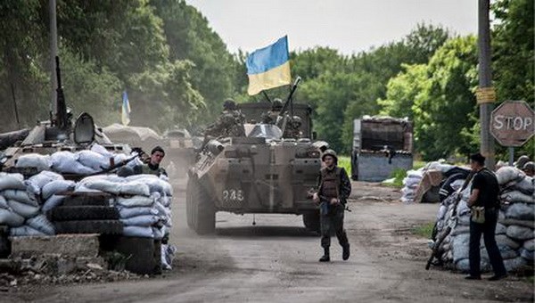 T&igrave;nh h&igrave;nh Ukraine mới nhất: Xung đột nổi l&ecirc;n xung quanh th&agrave;nh phố cảng chiến lược Mariupol