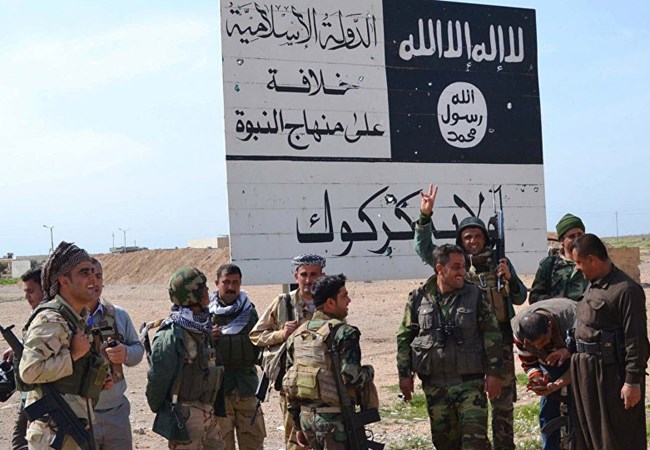 Tình hình chiến sự Syria mới nhất ngày 7/1/2016 đưa tin IS bất ngờ tập kích quân đội Syria ở phía đông tỉnh Hama Tình hình chiến sự Syria mới nhất ngày 7/1/2016 đưa tin IS bất ngờ tập kích quân đội Syria ở phía đông tỉnh Hama