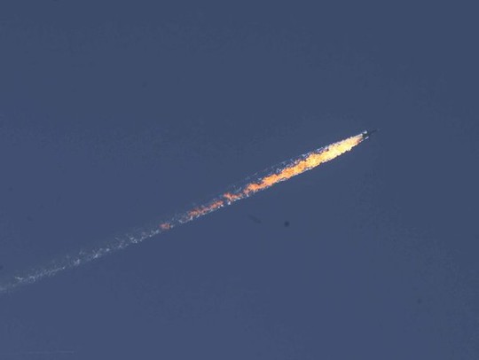 Tin tức về t&igrave;nh h&igrave;nh chiến sự Syria mới nhất ng&agrave;y 25/11/2015 cho biết Su-24 của Nga bị bắn hạ ở bi&ecirc;n giới Syria