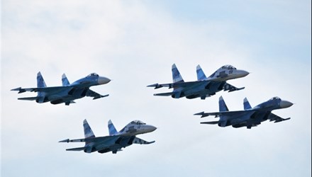 Tin tức về t&igrave;nh h&igrave;nh chiến sự Syria mới nhất cho biết chiến đấu cơ sẽ Nga hộ tống Tổng thống Syria thăm Iran