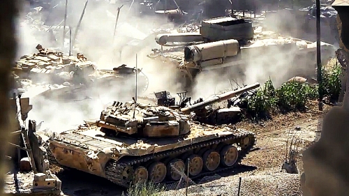 Tin tức về t&igrave;nh h&igrave;nh chiến sự Syria mới nhất ng&agrave;y 26/12/2015 cho biết Xe tăng Syria oanh tạc diệt khủng bố tại chảo lửa Daraya