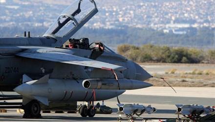 Tin tức về t&igrave;nh h&igrave;nh chiến sự Syria mới nhất ng&agrave;y 25/10/2015 đưa tin kh&ocirc;ng qu&acirc;n Anh sẵn s&agrave;ng hỗ trợ Nga oanh tạc IS ở Syria