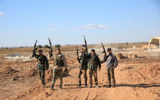 Tin tức về t&igrave;nh h&igrave;nh chiến sự Syria mới nhất ng&agrave;y 12/11/2015 cho biết Qu&acirc;n đội Syria 'bẻ g&atilde;y gọng k&igrave;m' của IS tại Aleppo