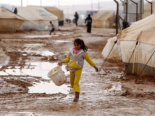 Thổ Nhĩ Kỳ cứu trợ nh&acirc;n đạo xuy&ecirc;n bi&ecirc;n giới cho người tị nạn Syria l&agrave; tin tức về t&igrave;nh h&igrave;nh chiến sự Syria mới nhất ng&agrave;y 9/2/2016