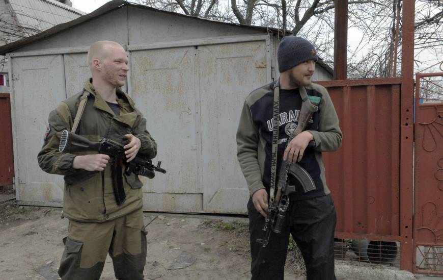 T&igrave;nh h&igrave;nh Ukraine mới nhất: Qu&acirc;n ly khai th&acirc;n Nga tuần tra tại l&agrave;ng Shyrokyne gần th&agrave;nh phố cảng chiến lược Mriupol, Ukraine