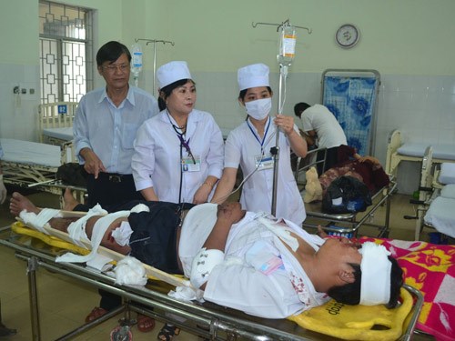 Tin tức mới cập nhật 24h h&ocirc;m nay cho biết xe cứu thương v&agrave; xe tải đ&acirc;m nhau khiến 7 người bị thương nặng ở Đ&agrave; Nẵng