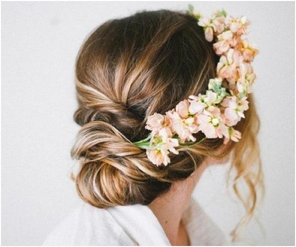 Kiểu t&oacute;c b&uacute;i thấp thể hiện được vẻ đẹp l&atilde;ng mạn v&agrave; sang trọng