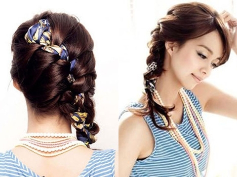 Tết t&oacute;c với khăn turban cũng l&agrave; một trong những c&aacute;ch l&agrave;m đẹp, tạo điểm nhấn cho m&aacute;i t&oacute;c