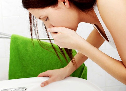 Dấu hiệu kh&aacute;c của ung thư dạ d&agrave;y như ch&aacute;n ăn, mệt mỏi, hay buồn n&ocirc;n, n&ocirc;n
