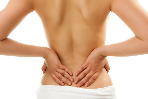 Đau xương khớp l&agrave; một trong những dấu hiệu của bệnh ung thư m&aacute;u