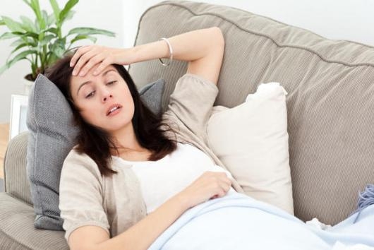 Một triệu chứng của ung thư m&aacute;u thường bị bỏ qua l&agrave; sốt, nhức đầu, mệt mỏi