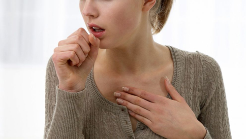Kh&oacute; nuốt, ho khan, ợ hơi, buồn n&ocirc;n... l&agrave; những dấu hiệu của ung thư thực quản