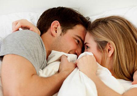 Quan hệ t&igrave;nh dục bằng miệng l&agrave;m tăng nguy cơ mắc ung thư v&ograve;m họng