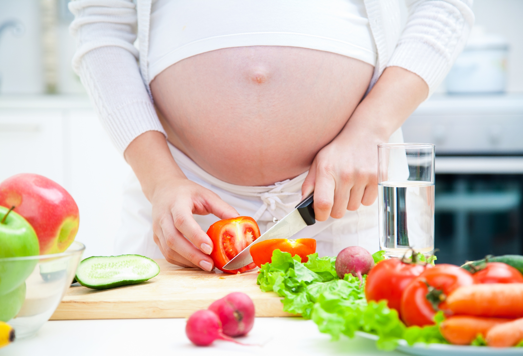 B&agrave; bầu n&ecirc;n lưu t&acirc;m tới vấn đề vệ sinh v&agrave; dinh dưỡng khi đi du lịch