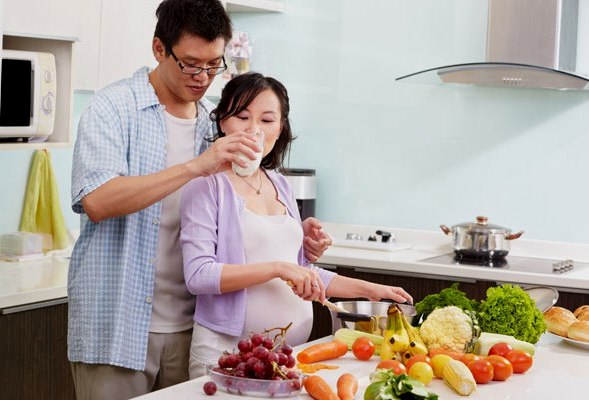 B&agrave; bầu n&ecirc;n ăn nhiều hồng xi&ecirc;m trong thai kỳ để tăng th&ecirc;m chất dinh dưỡng 