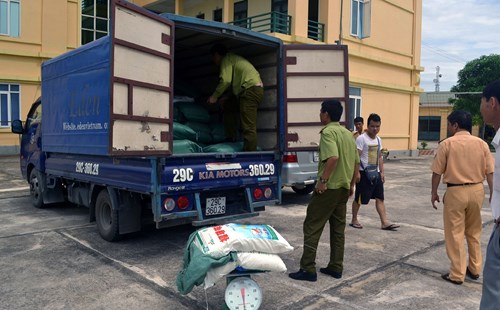 M&igrave; ch&iacute;nh kh&ocirc;ng r&otilde; nguồn gốc bị ph&aacute;t hiện tr&ecirc;n đường vận chuyển