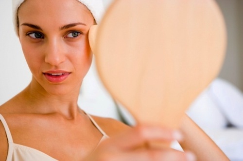 Nước, kho&aacute;ng chất, x&ocirc;ng mặt v&agrave; liệu ph&aacute;p thi&ecirc;n nhi&ecirc;n r&acirc;t cần thiết trong điều trị mụn thịt