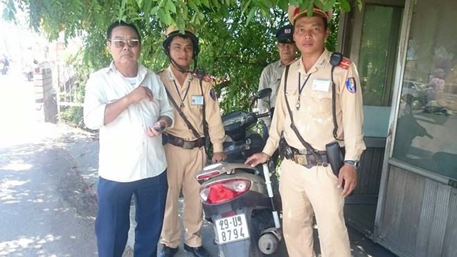 CSGT ngăn chặn, cứu sống kịp thời 3/4 người tự tử