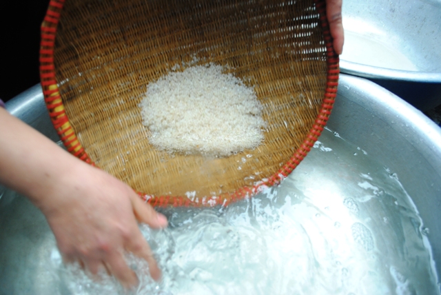 Kh&ocirc;ng n&ecirc;n vo gạo qu&aacute; kỹ khi nấu cơm