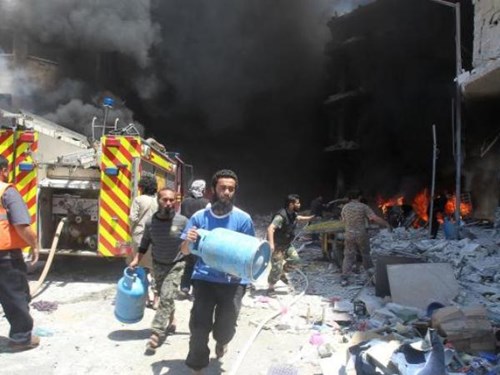 Hiện trường một vụ kh&ocirc;ng k&iacute;ch ở Idlib, Syria, theo tình hình chi&ecirc;́n sự Syria mới c&acirc;̣p nh&acirc;̣t