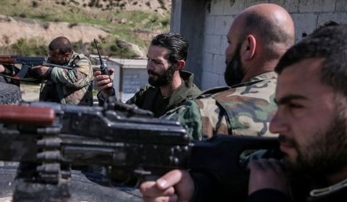 C&aacute;c binh sỹ Syria tr&ecirc;n chiến trường