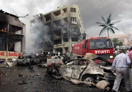 Hi&ecirc;̣n trường m&ocirc;̣t vụ đánh bom g&acirc;̀n bi&ecirc;n giới Syria, theo tình hình chi&ecirc;́n sự Syria mới c&acirc;̣p nh&acirc;̣t 