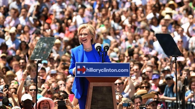 Tranh cử Tổng thống Mỹ với b&agrave;i diễn văn đầu ti&ecirc;n, b&agrave; Hillary tr&igrave;nh b&agrave;y phương ch&acirc;m h&agrave;nh động của m&igrave;nh