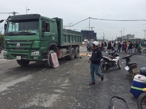 Tai nạn giao th&ocirc;ng nghi&ecirc;m trọng ng&agrave;y 24/2: Nữ sinh lớp 12 tử vong dưới b&aacute;nh xe bồn