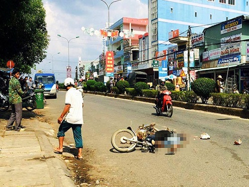 Tai nạn giao th&ocirc;ng ng&agrave;y 23/3: 3 t&agrave;i xế g&atilde;y ch&acirc;n tay sau tai nạn li&ecirc;n ho&agrave;n