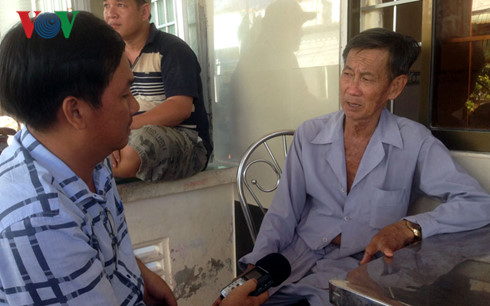 &Ocirc;ng Trương Văn Gương trao đổi với ph&oacute;ng vi&ecirc;n. Ảnh: VOV 