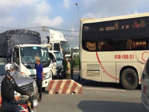 Tai nạn giao th&ocirc;ng ng&agrave;y 12/4: Li&ecirc;n tiếp 3 vụ tai nạn xe kh&aacute;ch, h&agrave;ng chục người thương vong