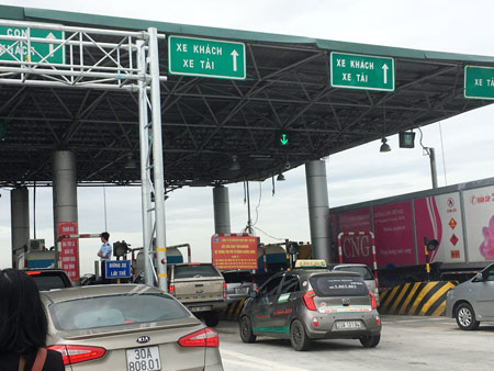 Dỡ bỏ trạm thu ph&iacute; Đại Xuy&ecirc;n để cải thiện giao th&ocirc;ng khu vực. Ảnh: D&acirc;n Tr&iacute;