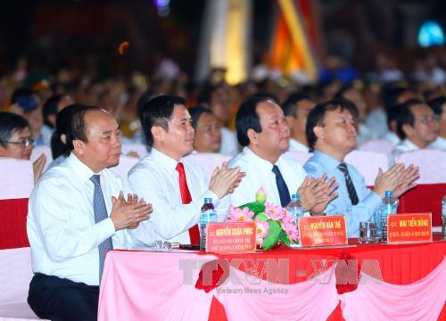  Thủ tướng Nguyễn Xu&acirc;n Ph&uacute;c v&agrave; c&aacute;c đại biểu dự Lễ kỷ niệm. Ảnh: TTXVN