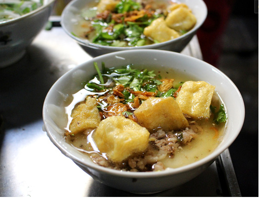  Qu&aacute;n b&aacute;nh đ&uacute;c L&ecirc; Ngọc H&acirc;n đ&atilde; trở th&agrave;nh qu&aacute;n ăn quen thuộc của nhiều người d&acirc;n thủ đ&ocirc;. Ảnh: Tr&iacute; thức trẻ