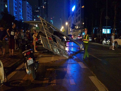 Tai nạn giao th&ocirc;ng ng&agrave;y 13/5: Thi thể nạn nh&acirc;n vụ tai nạn bị k&eacute;o l&ecirc; dưới gầm xe 50km