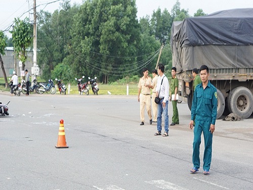 Tai nạn giao th&ocirc;ng ng&agrave;y 29/5: Đi kh&aacute;m bệnh về, 2 vợ chồng bị xe ben t&ocirc;ng thương vong