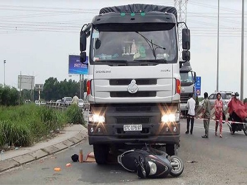 Tai nạn giao th&ocirc;ng mới nhất 24h qua ng&agrave;y 18/6/2017
