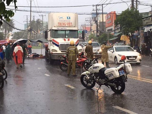 Tai nạn giao th&ocirc;ng mới nhất 24h qua ng&agrave;y 18/6/2017